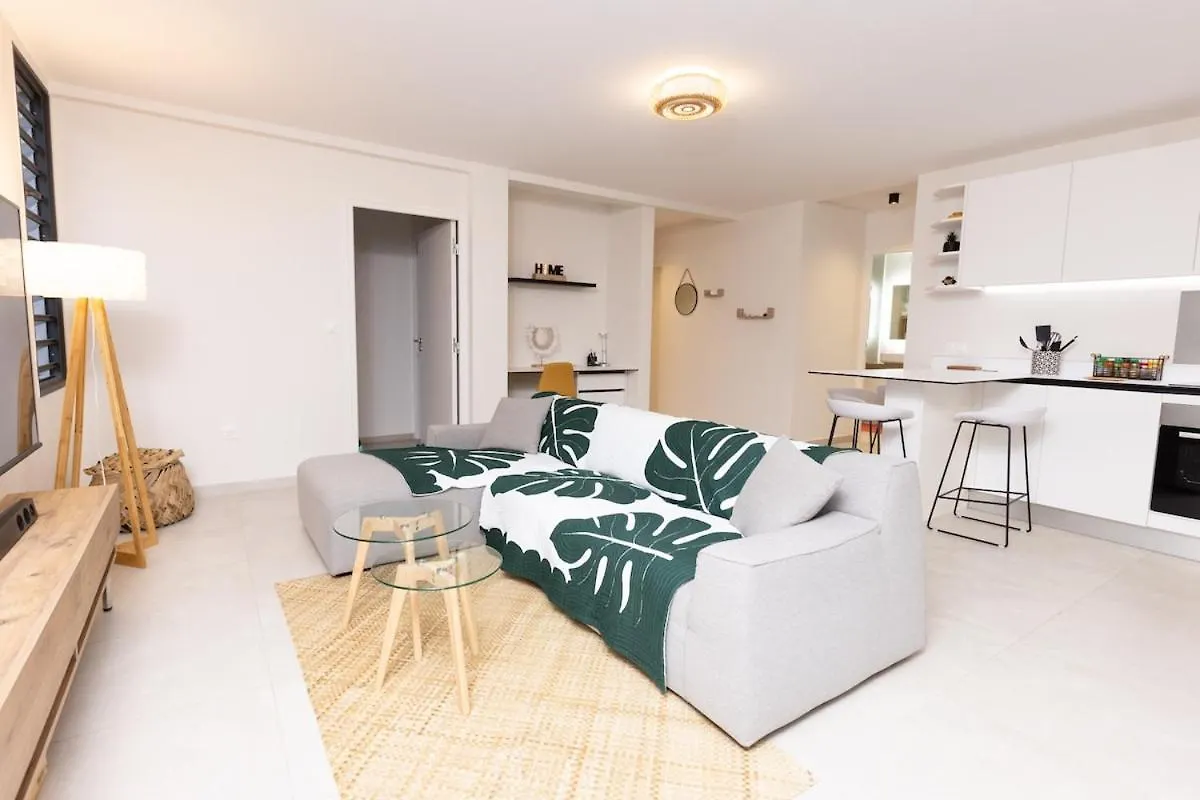 Apartment Maraea Deluxe Apt 2Br 2Ba With Pool View Near Tahiti Airport Avae